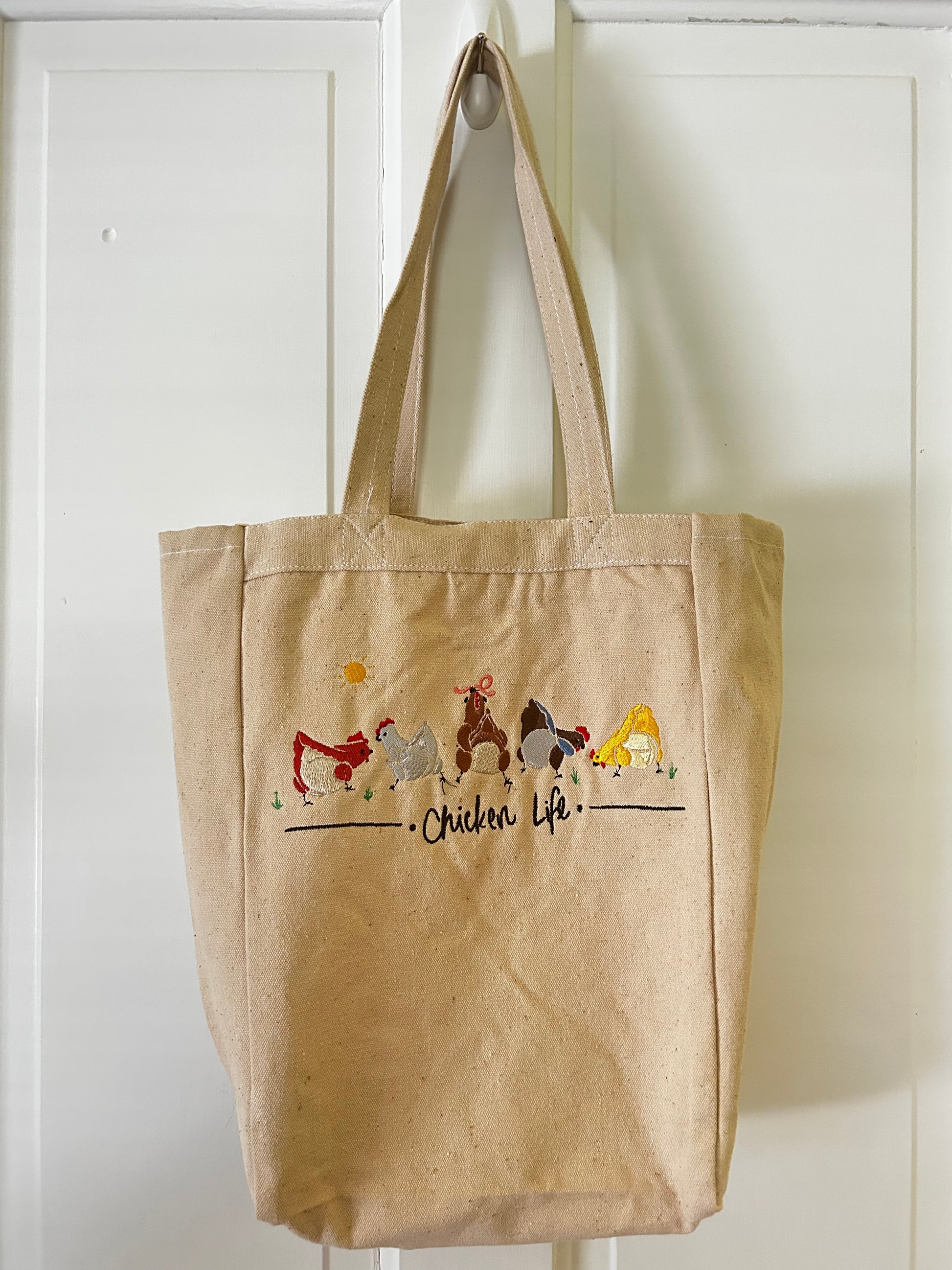 Chicken Life Totebag - Everyday use, chicken design, minimalistic and cute bag